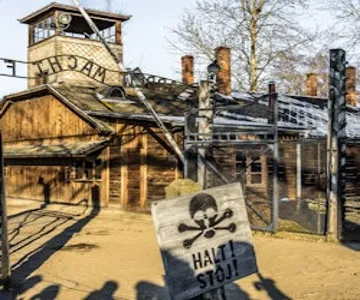 Auschwitz-Birkenau: Guided Tour + Roundtrip Transport